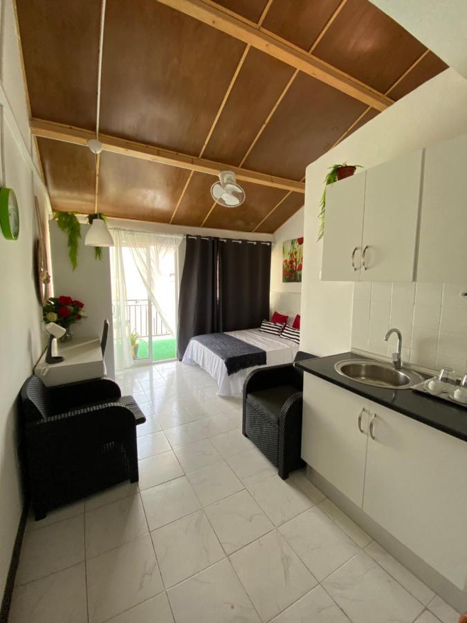 Christian Place Praia Bagian luar foto