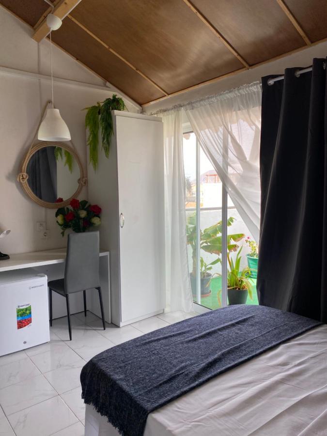Christian Place Praia Bagian luar foto